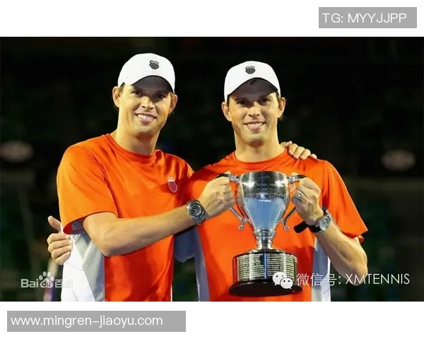 深圳网球队在城市联赛中的默契配合与战术分析 深圳网球队在城市联赛中的默契配合与战术分析